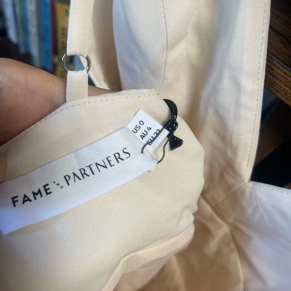 ame and Partners dress- cream v-neck size 0 - Picture 5 of 5